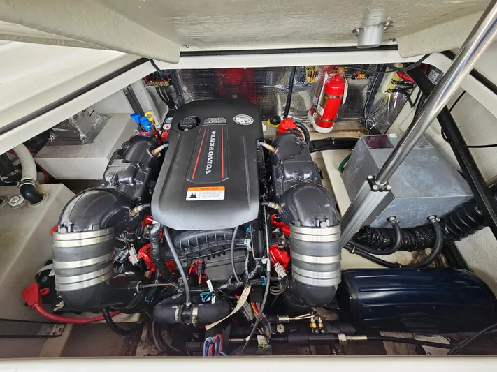 Elizabeth Anne Yacht Photos Pics 