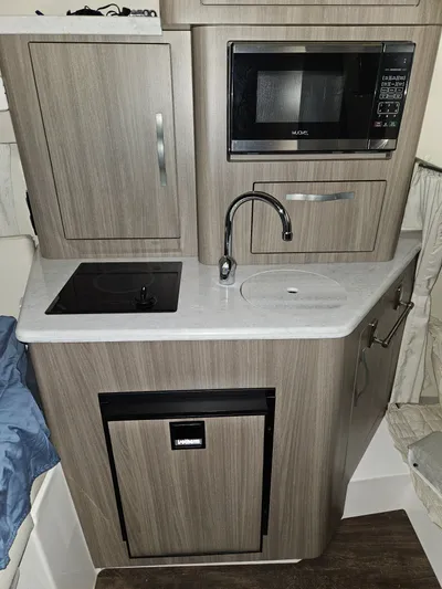 Elizabeth Anne Yacht Photos Pics 