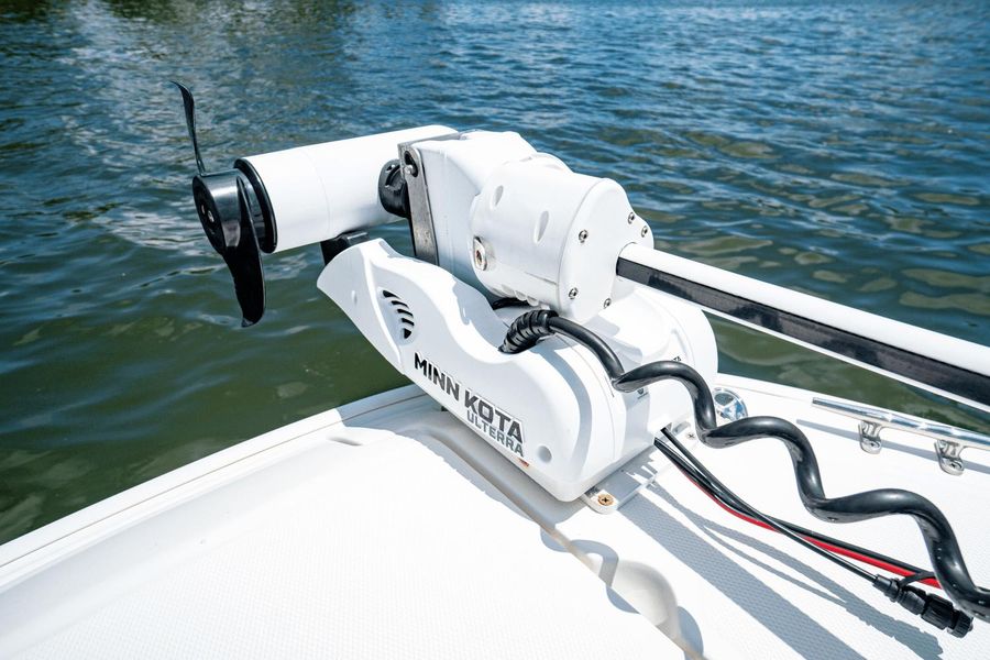 2020 Boston Whaler 270 Dauntless