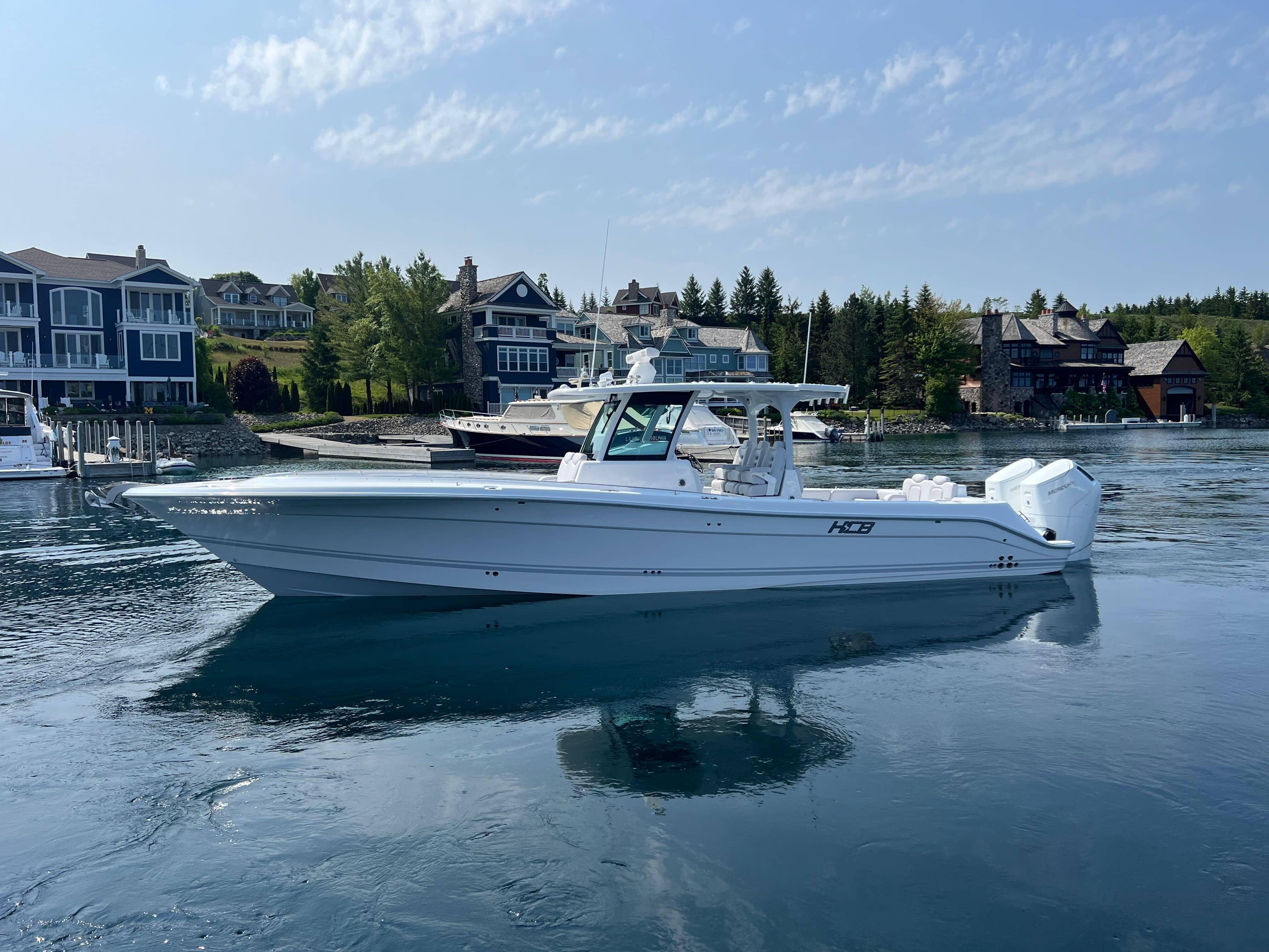 2024 HCB 39 Speciale Center Console for sale - YachtWorld