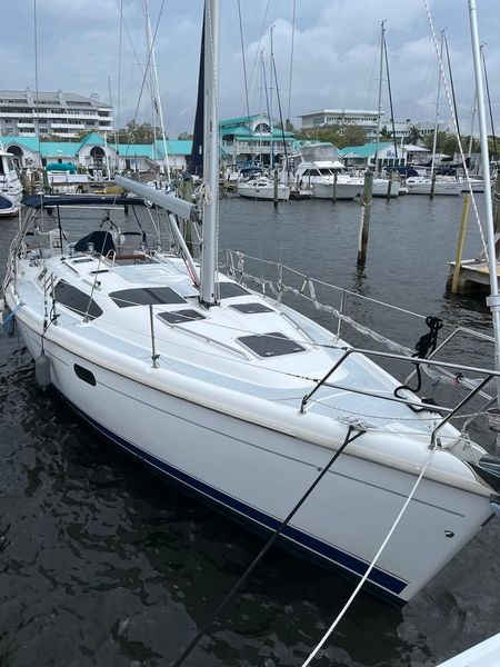 2000 Hunter 380