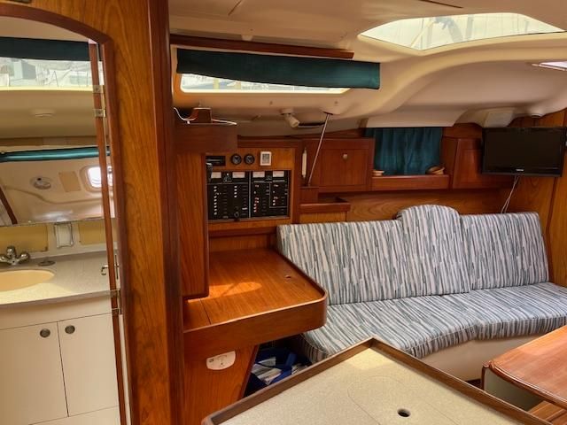 2000 Hunter 380