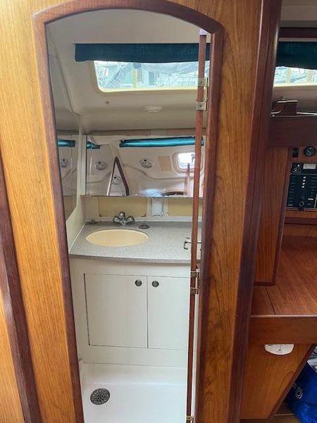 2000 Hunter 380