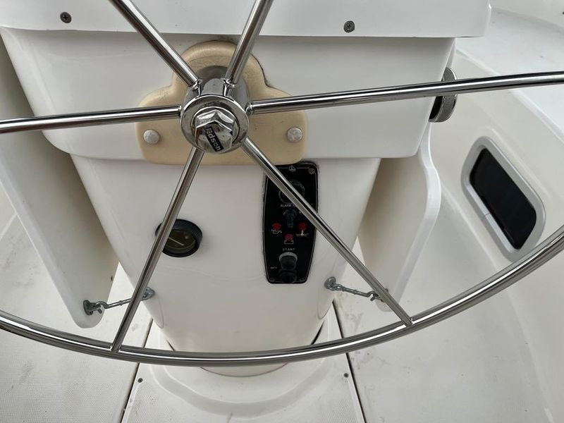 2000 Hunter 380