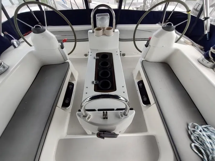 Oziem8 Yacht Photos Pics 