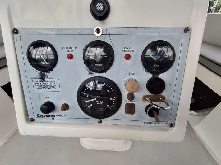 Oziem8 Yacht Photos Pics 