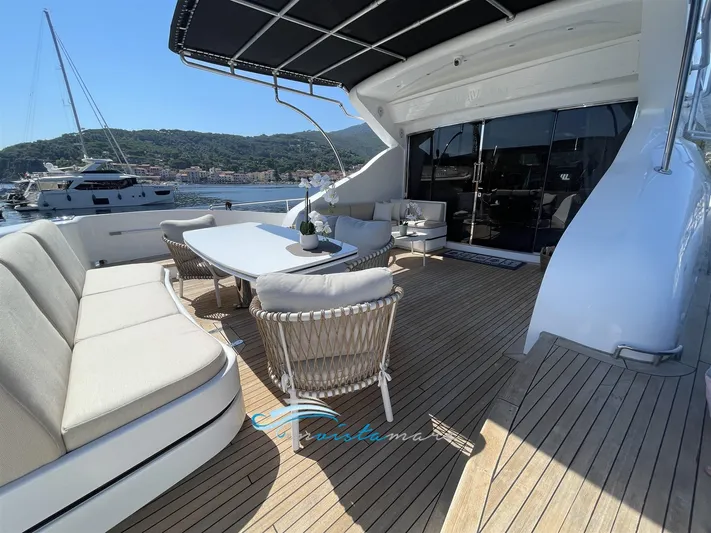  Yacht Photos Pics Velvet 90 pozzetto 1