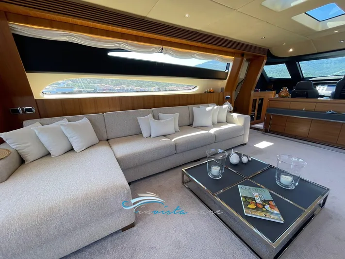  Yacht Photos Pics Velvet 90 dinette