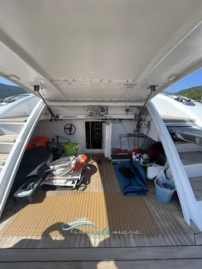  Yacht Photos Pics Velvet 90 garage