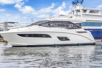 Yacht