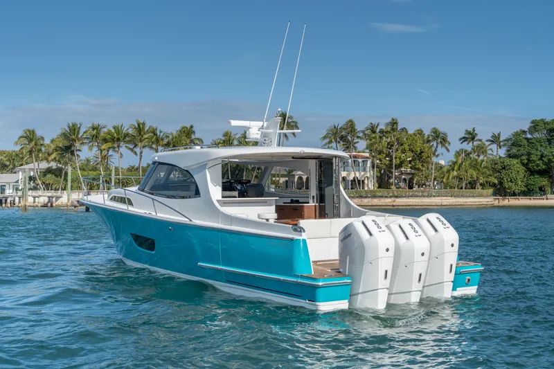 Eclipse 505 Shadow Hull #002 Yacht Photos Pics 