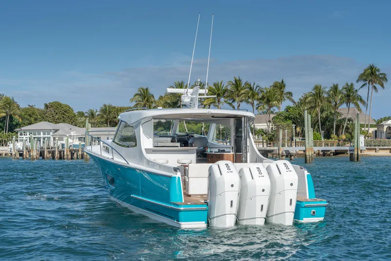 Eclipse 505 Shadow Hull #002 Yacht Photos Pics 