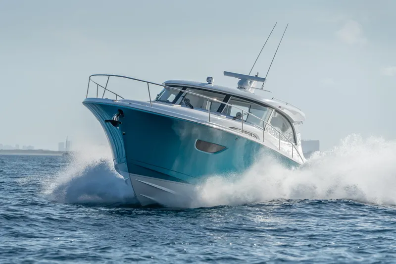 Eclipse 505 Shadow Hull #002 Yacht Photos Pics 