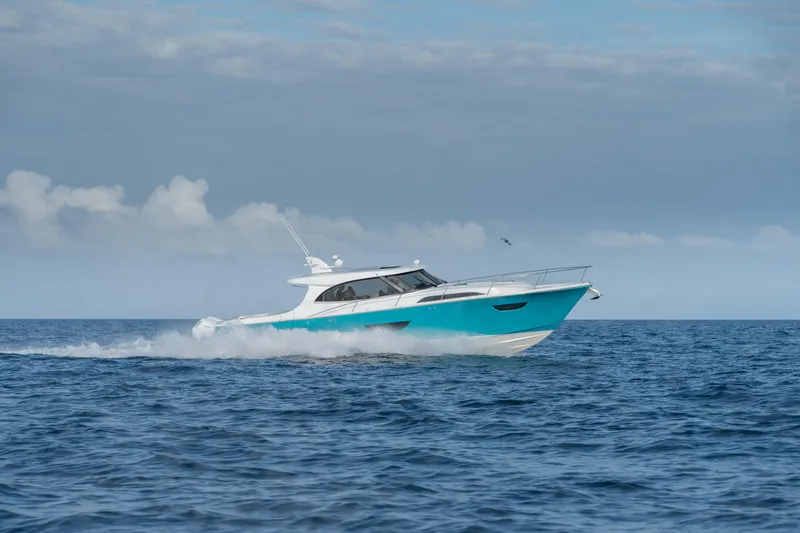 Eclipse 505 Shadow Hull #002 Yacht Photos Pics 