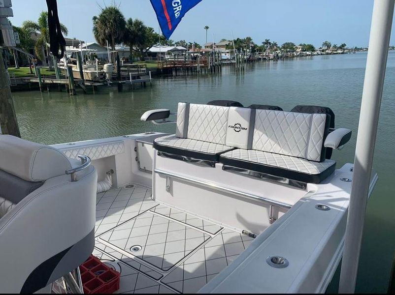 2014 Fountain 38 Center Console