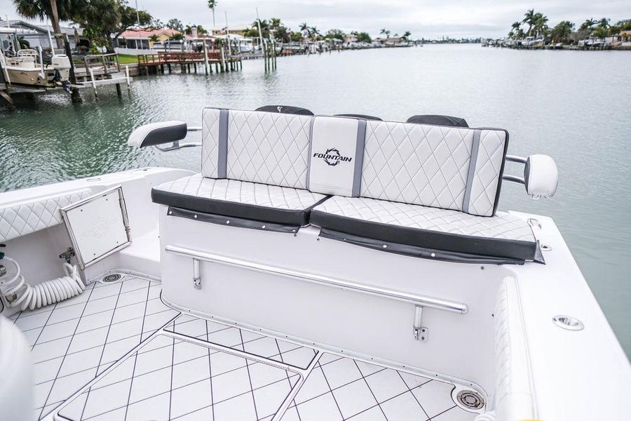 2014 Fountain 38 Center Console