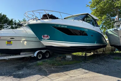 Sea Ray Sundancer 320 Coupe Outboard