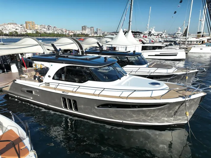 Falcon F-42 2x370 Hp Yanmar Standart Version Yacht Photos Pics 