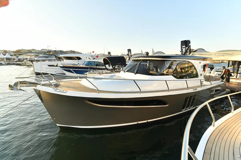 Falcon F-42 2x370 Hp Yanmar Standart Version Yacht Photos Pics 
