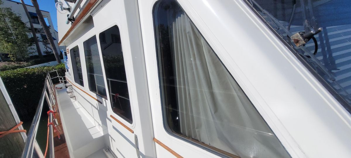 2001 Sabreline 43 