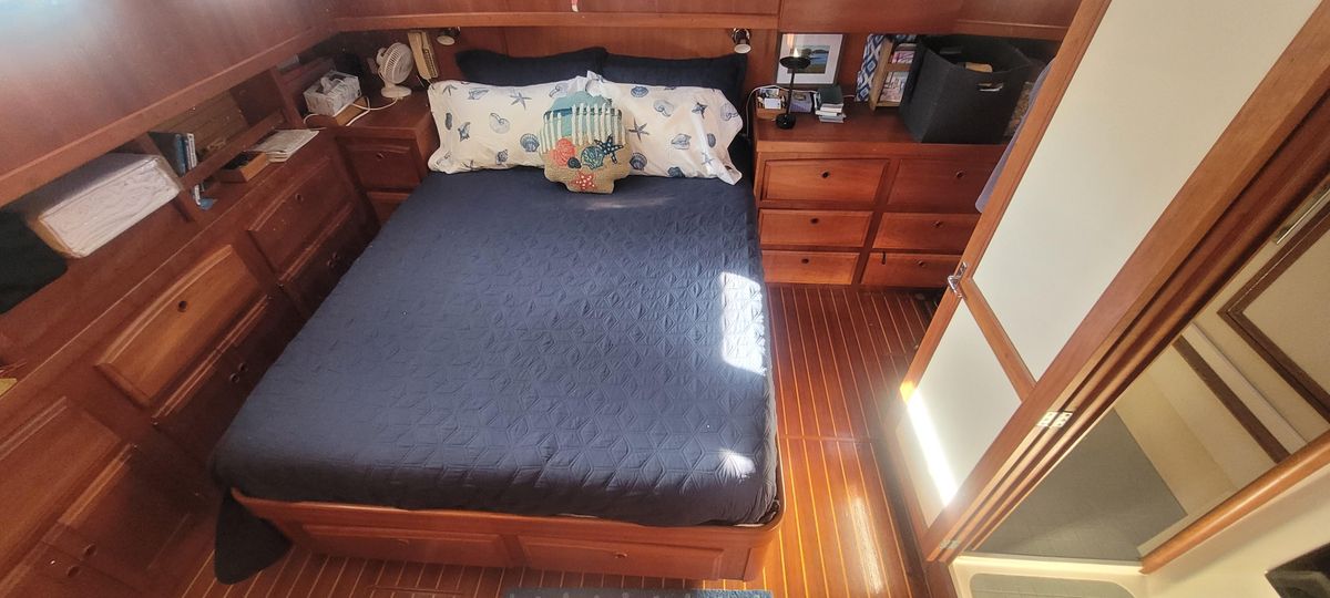 2001 Sabreline 43 
