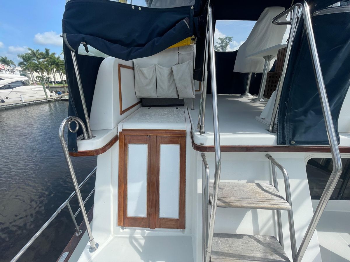 2001 Sabreline 43 