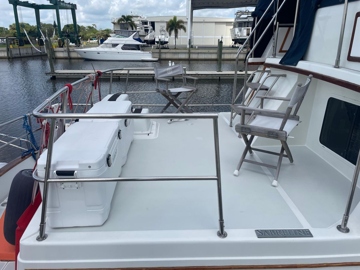 2001 Sabreline 43 
