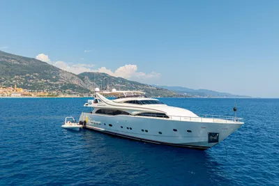 2003 Ferretti Yachts Custom Line 112