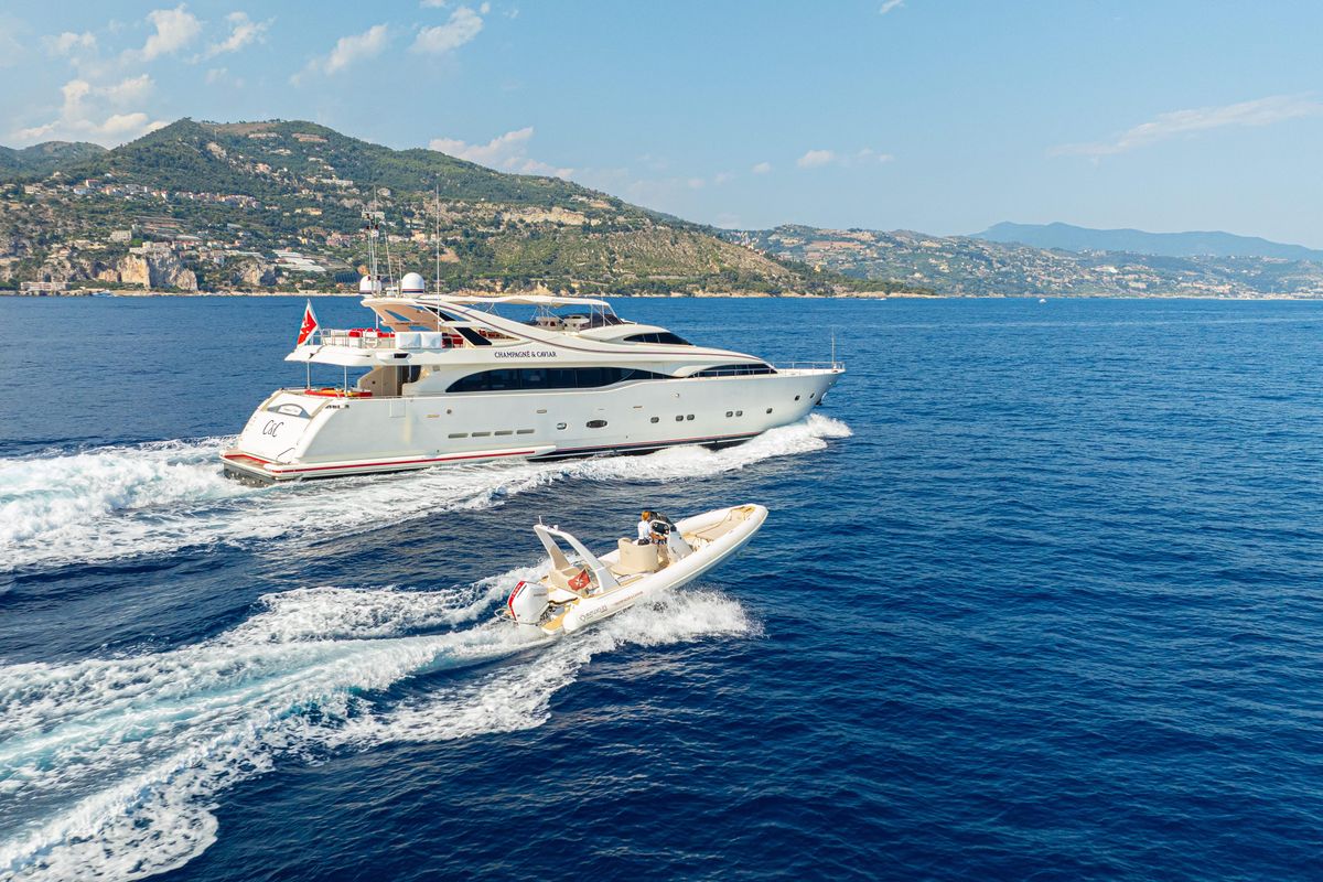 2003 Ferretti Yachts 111 