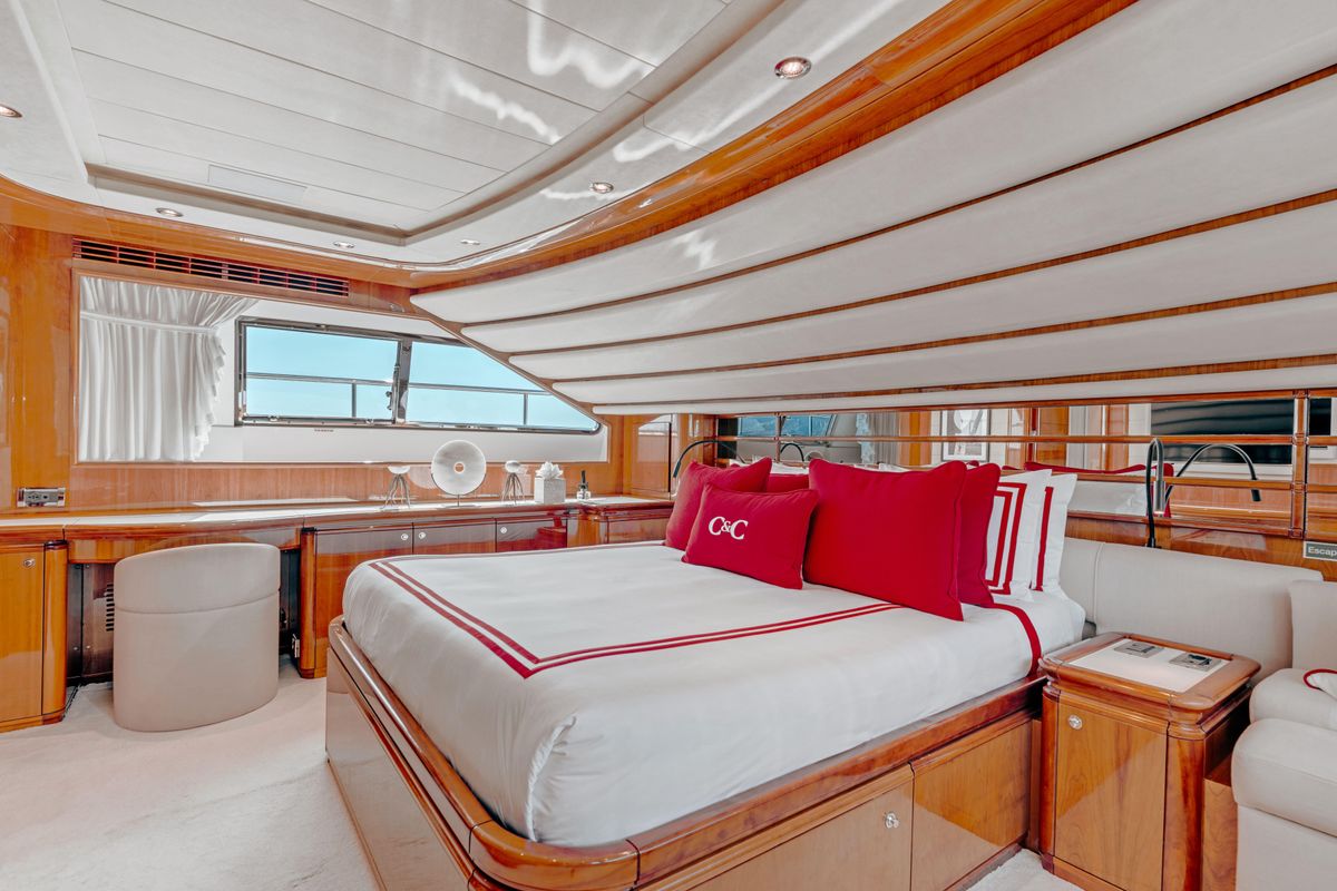 2003 Ferretti Yachts 111 