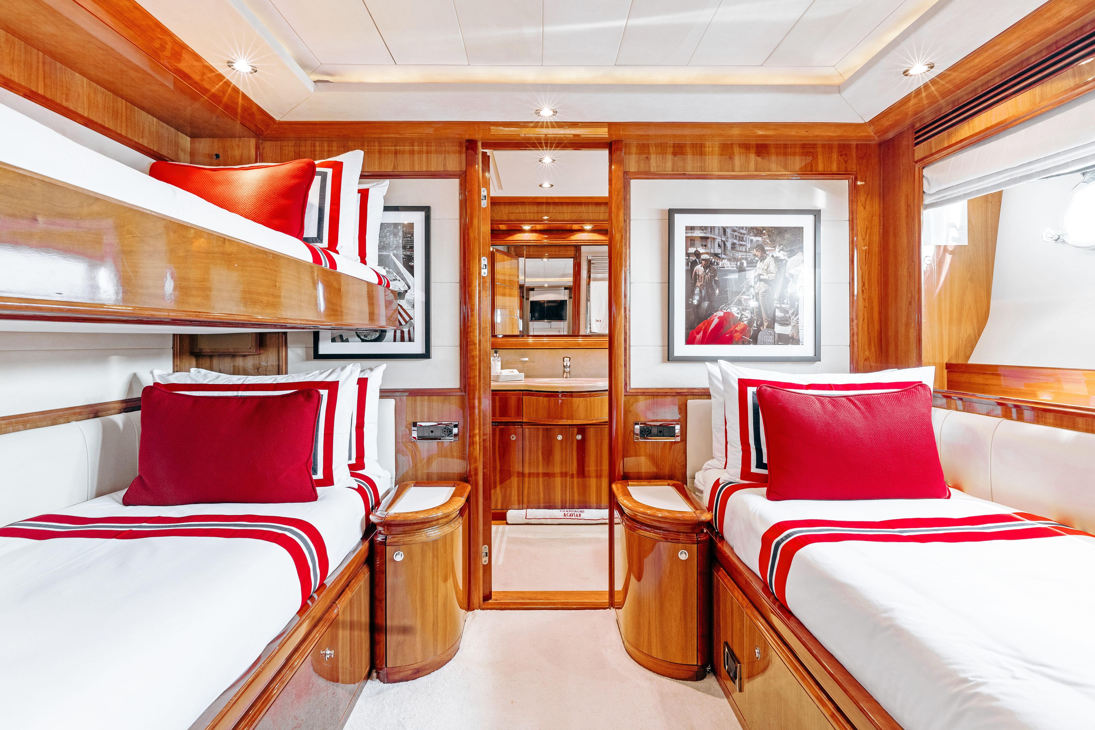 2003 Ferretti Yachts 111 