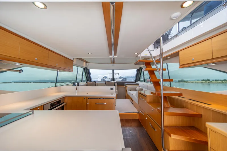 Evolution Yacht Photos Pics 2015 Riviera 50 Enclosed Bridge - ENVOLUTION