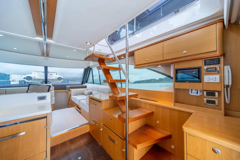 Evolution Yacht Photos Pics 2015 Riviera 50 Enclosed Bridge - ENVOLUTION