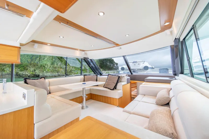 Evolution Yacht Photos Pics 2015 Riviera 50 Enclosed Bridge - ENVOLUTION