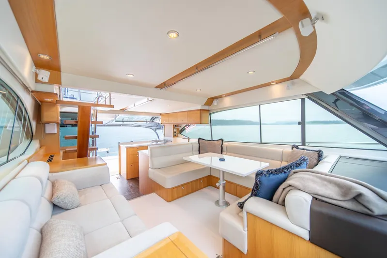 Evolution Yacht Photos Pics 2015 Riviera 50 Enclosed Bridge - ENVOLUTION