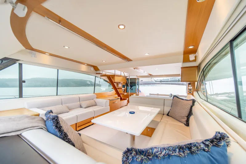Evolution Yacht Photos Pics 2015 Riviera 50 Enclosed Bridge - ENVOLUTION