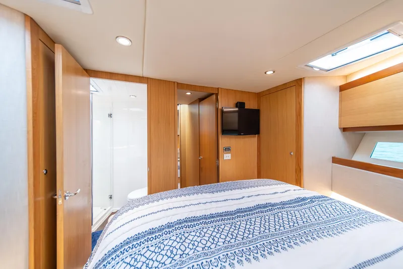 Evolution Yacht Photos Pics 2015 Riviera 50 Enclosed Bridge - ENVOLUTION