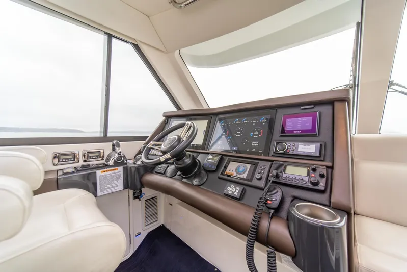Evolution Yacht Photos Pics 2015 Riviera 50 Enclosed Bridge - ENVOLUTION