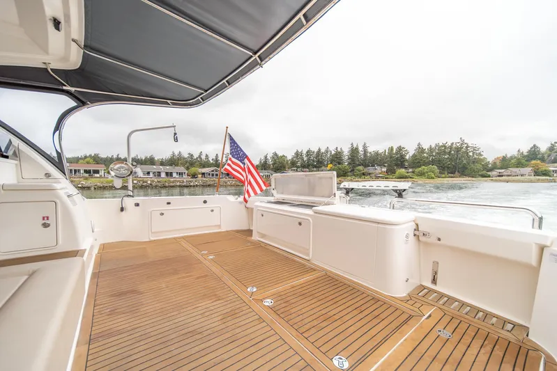 Evolution Yacht Photos Pics 2015 Riviera 50 Enclosed Bridge - ENVOLUTION