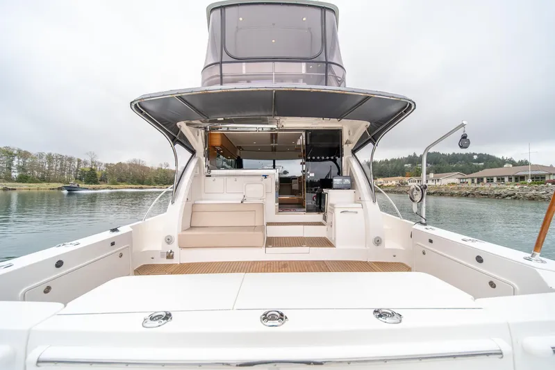 Evolution Yacht Photos Pics 2015 Riviera 50 Enclosed Bridge - ENVOLUTION