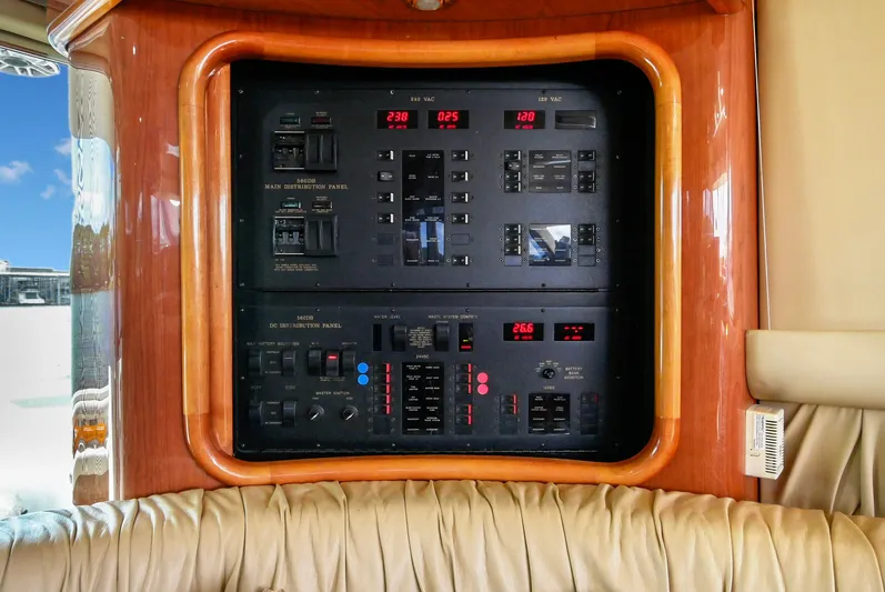 Buoy Shaker Yacht Photos Pics 