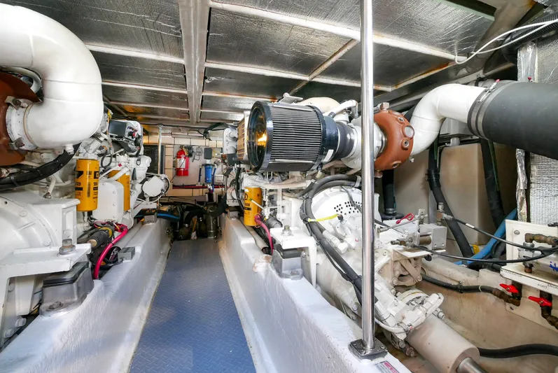 Buoy Shaker Yacht Photos Pics 