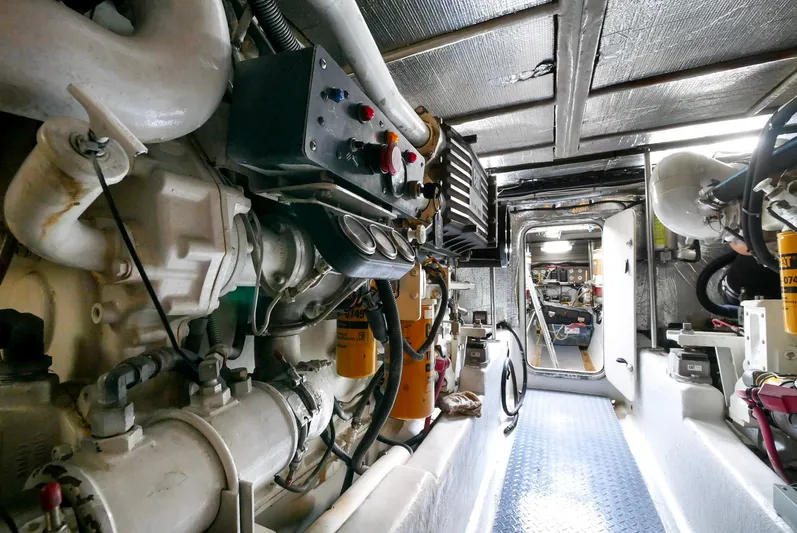 Buoy Shaker Yacht Photos Pics 