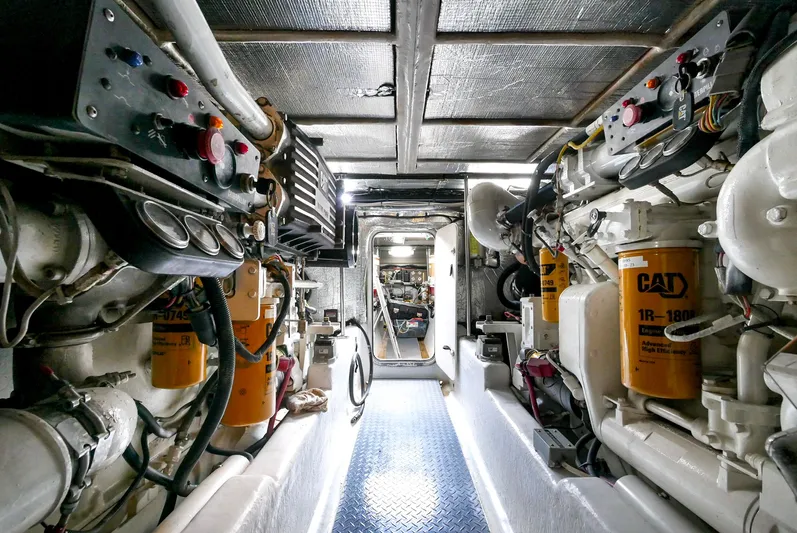 Buoy Shaker Yacht Photos Pics 