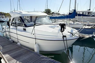 Beneteau Antares 8