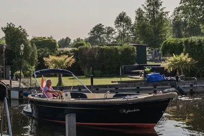 2001 Antaris 570