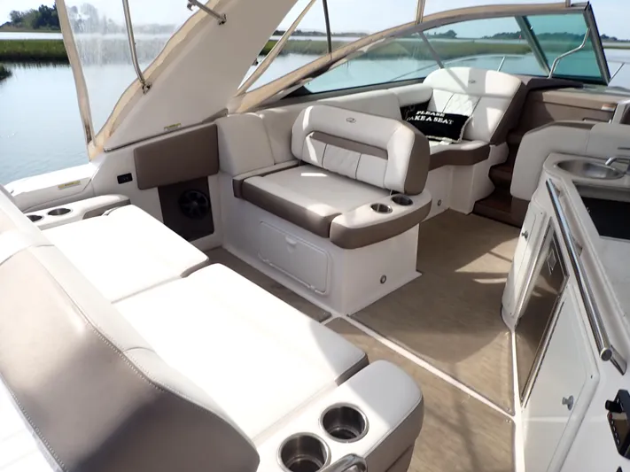 Regal 33 Xo Yacht Photos Pics 