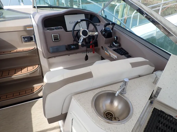 Regal 33 Xo Yacht Photos Pics 