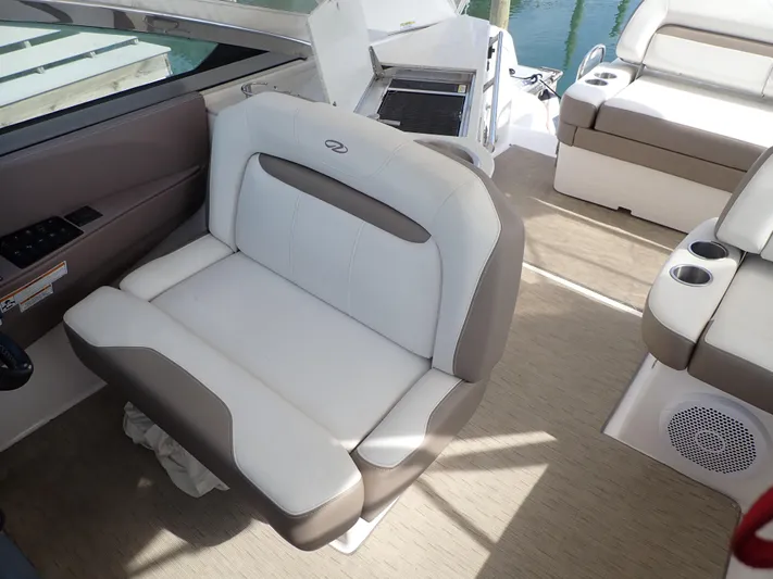 Regal 33 Xo Yacht Photos Pics 