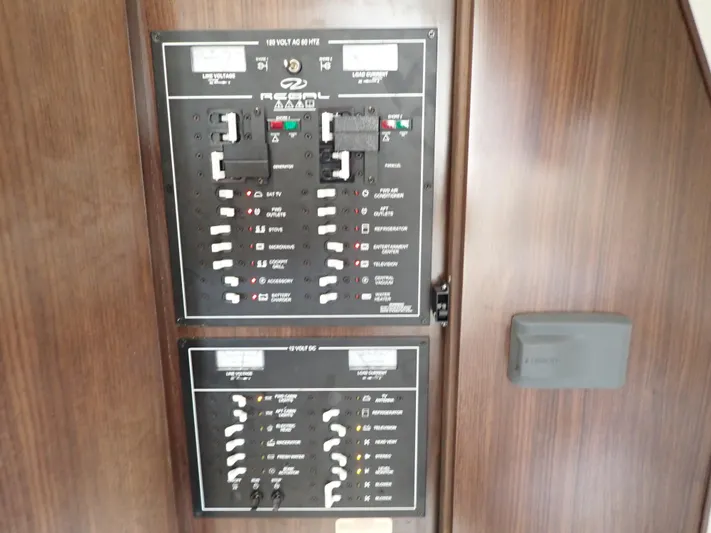 Regal 33 Xo Yacht Photos Pics 